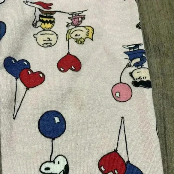 Hanna Andersson Peanuts Valentine's
Pj Set 90/100 | 3/4 - Picture 3 of 7